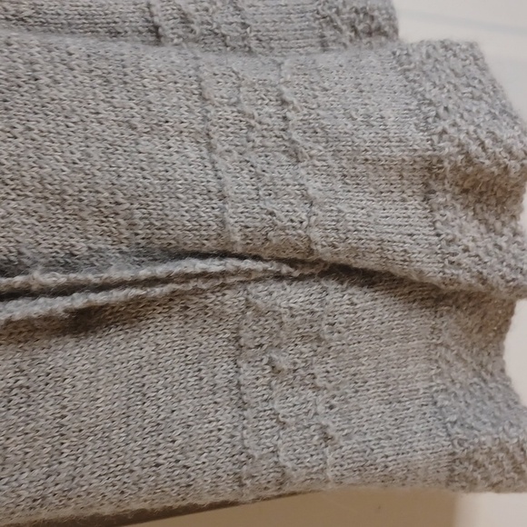 Womens feminine hand knit baby alpaca long flowing sweater - Picture 5 of 5